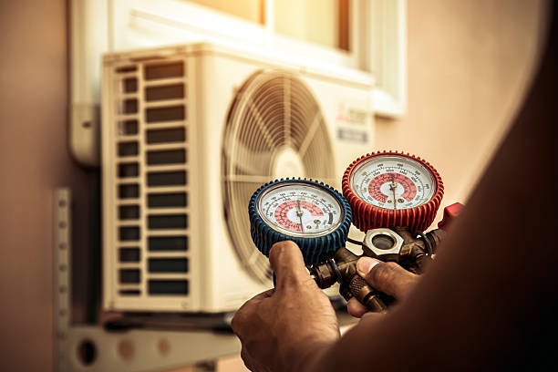 Professional Hvac technician working in Houston, MO
